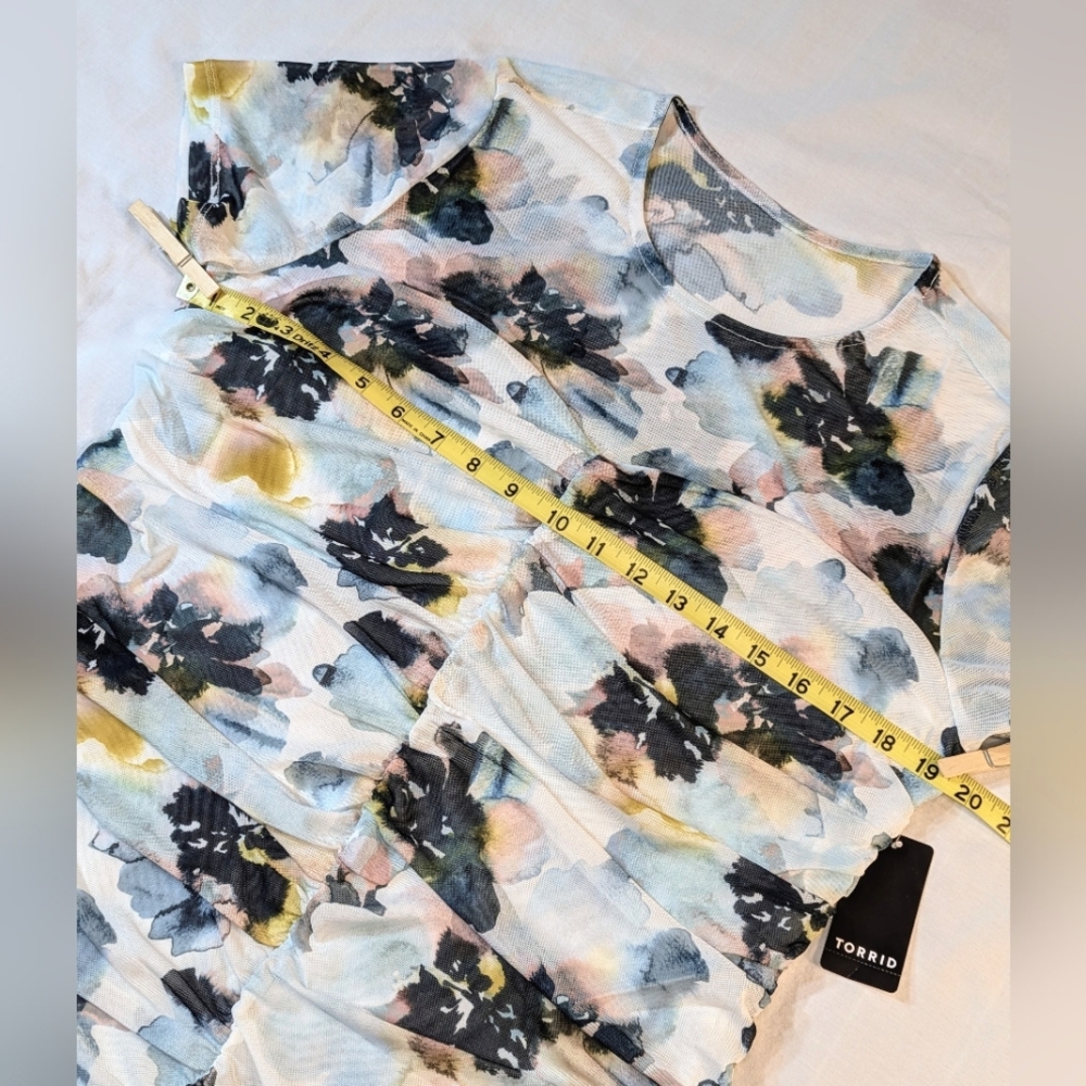 🆕 Torrid Stretch Mesh Ruched Top (Torrid 1) - Picture 7 of 11